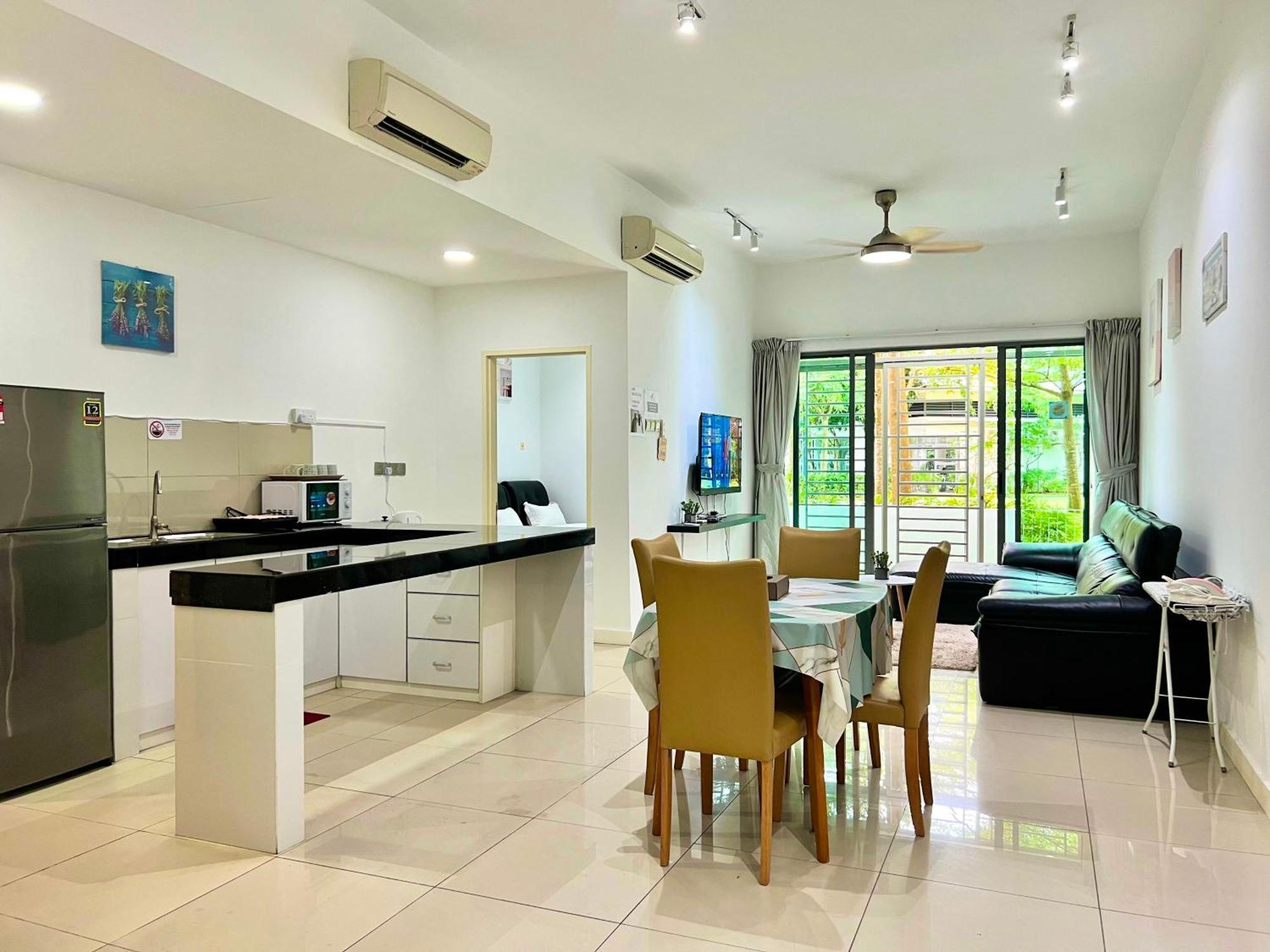 Capital O 90987 The Loft Residences Homestay @ Imago Shopping Mall 2 Kampong Sembulan Zewnętrze zdjęcie