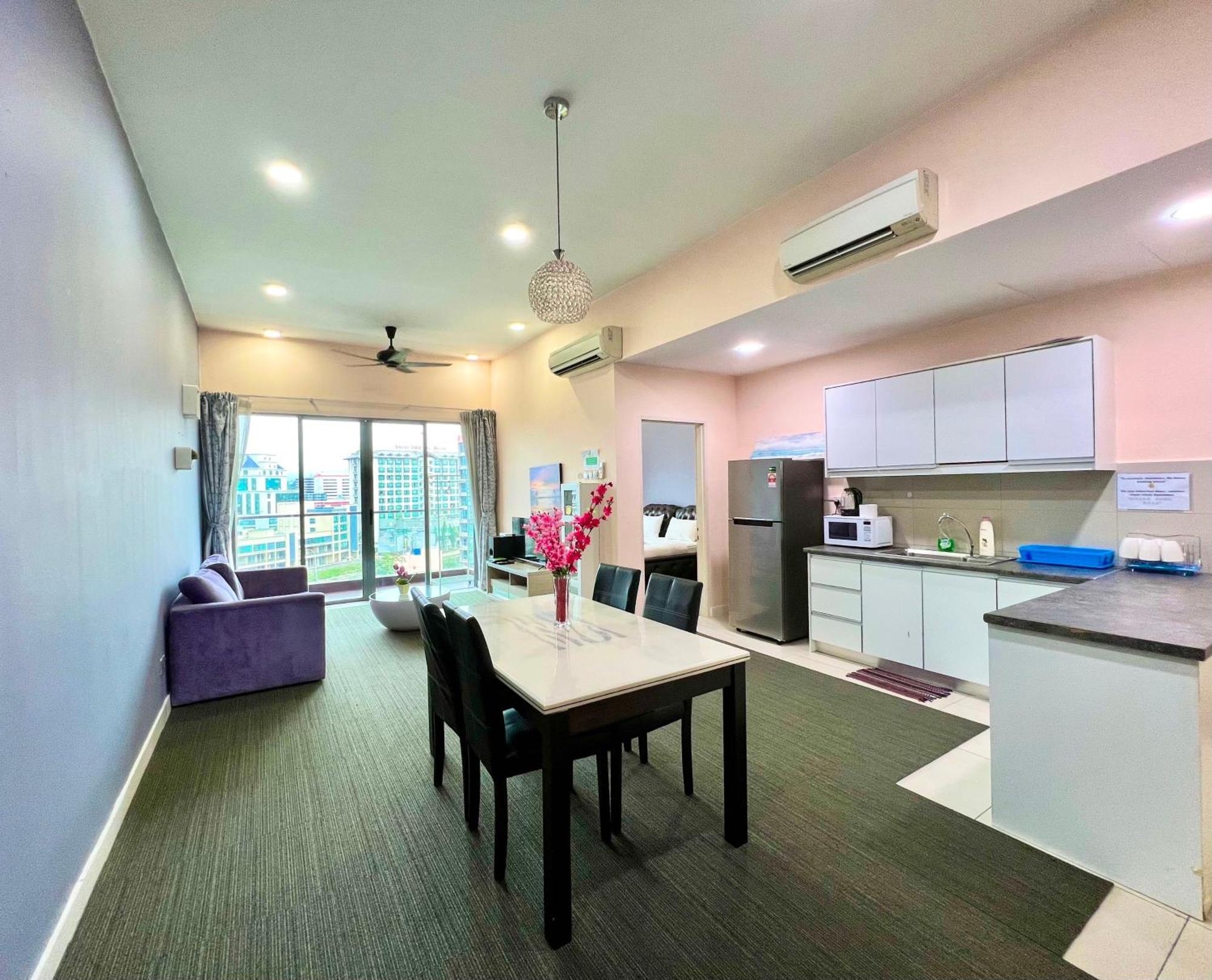 Capital O 90987 The Loft Residences Homestay @ Imago Shopping Mall 2 Kampong Sembulan Zewnętrze zdjęcie