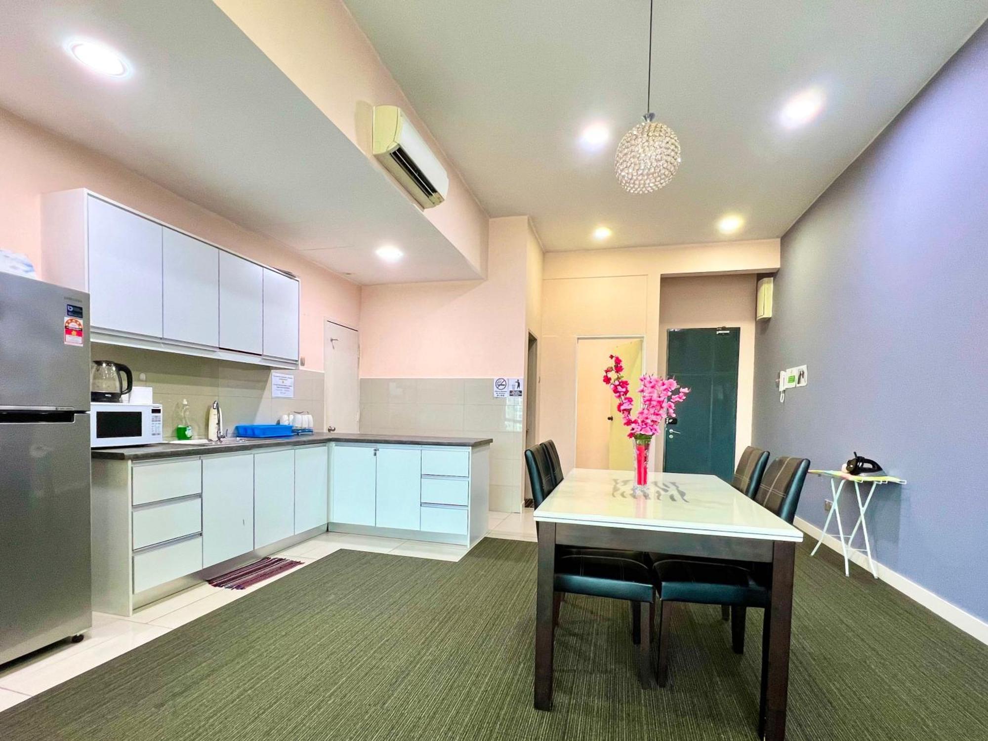 Capital O 90987 The Loft Residences Homestay @ Imago Shopping Mall 2 Kampong Sembulan Zewnętrze zdjęcie