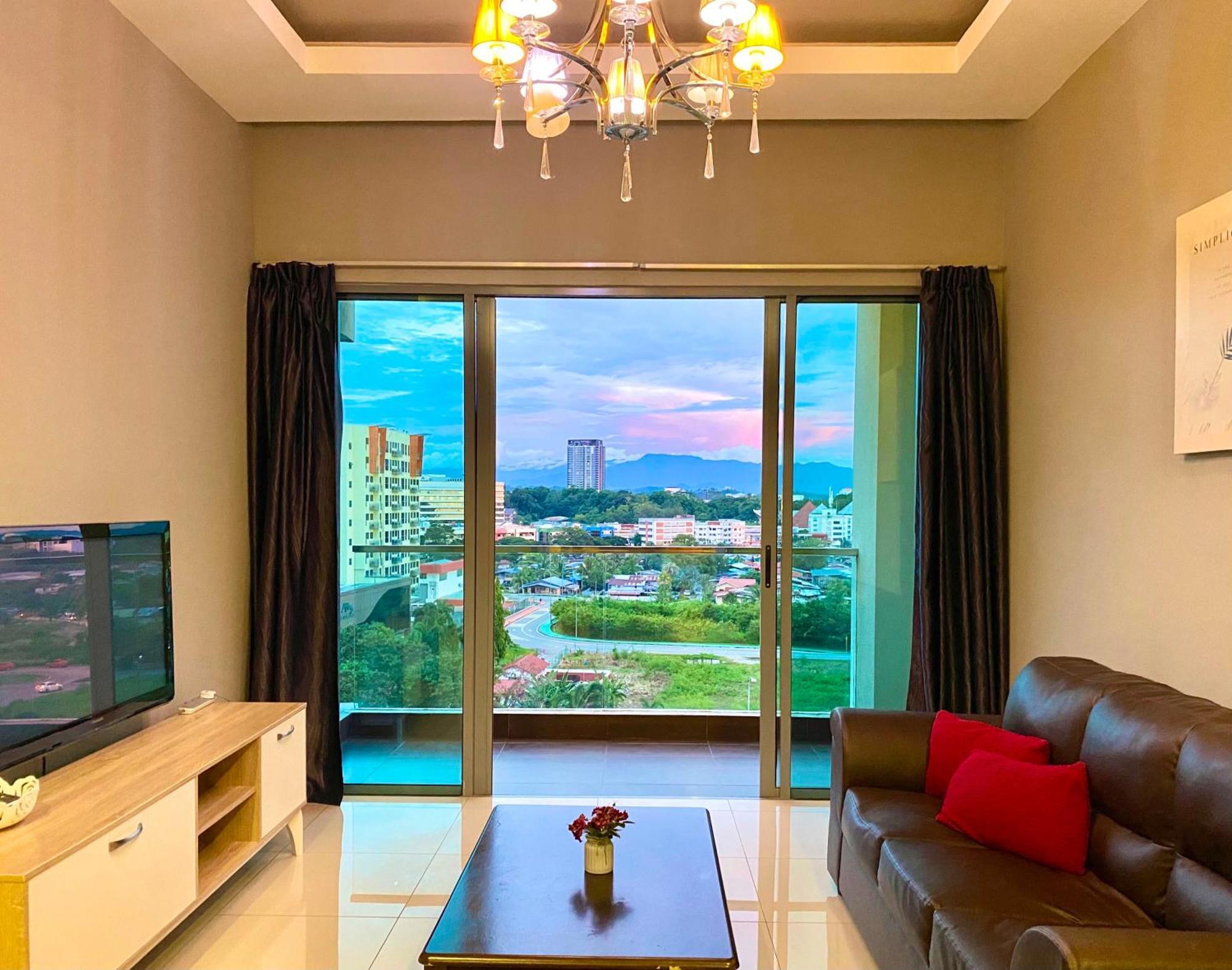 Capital O 90987 The Loft Residences Homestay @ Imago Shopping Mall 2 Kampong Sembulan Zewnętrze zdjęcie